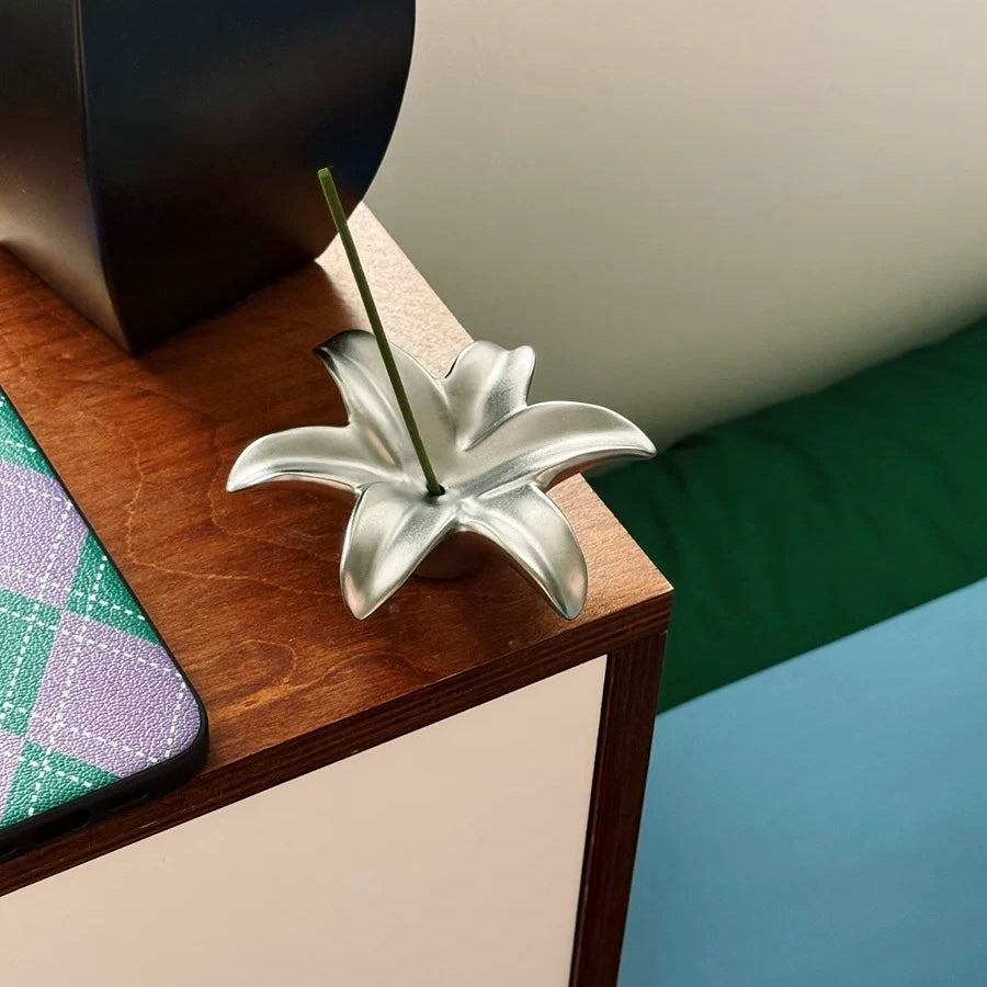 (feuil)LES. “Still Ember” Handcrafted Glass Incense Holder