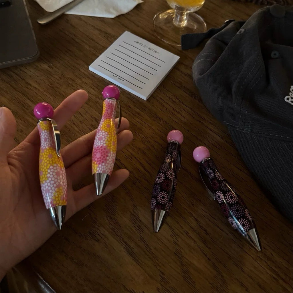 (feuil)LES. “Dot Pebble” Pen