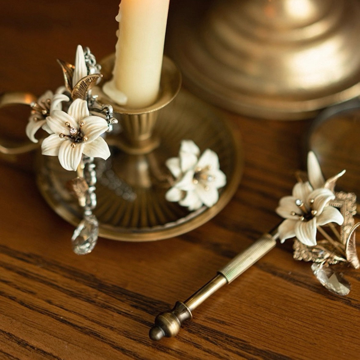 (feuil)LES. “Lily’s Patina” Necklace