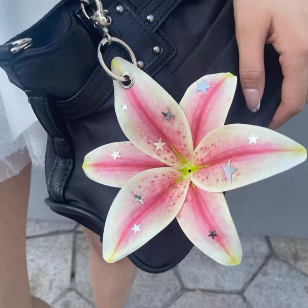 (feuil)LES. “Lily’s Switch” Necklace