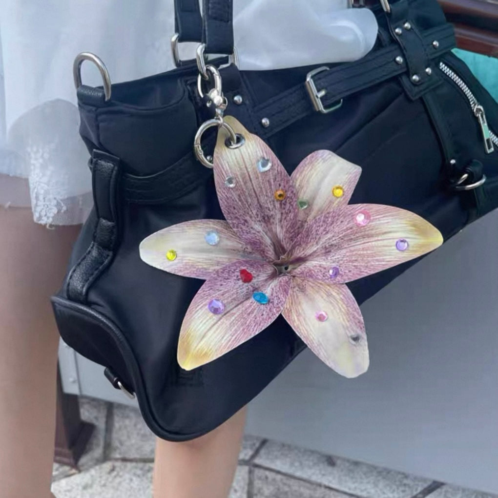 (feuil)LES. “Lily’s Switch” Necklace