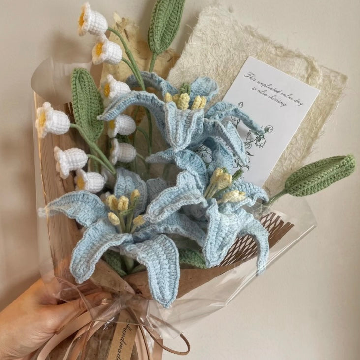 (feuil)LES. “Lily To Gift” Crochet Bouquet