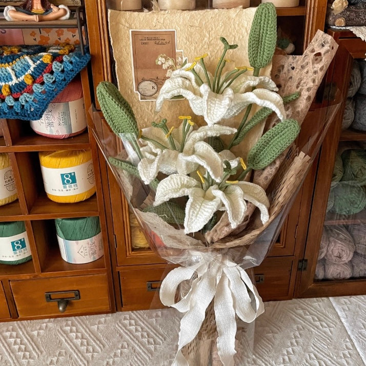 (feuil)LES. “Lily To Gift” Crochet Bouquet
