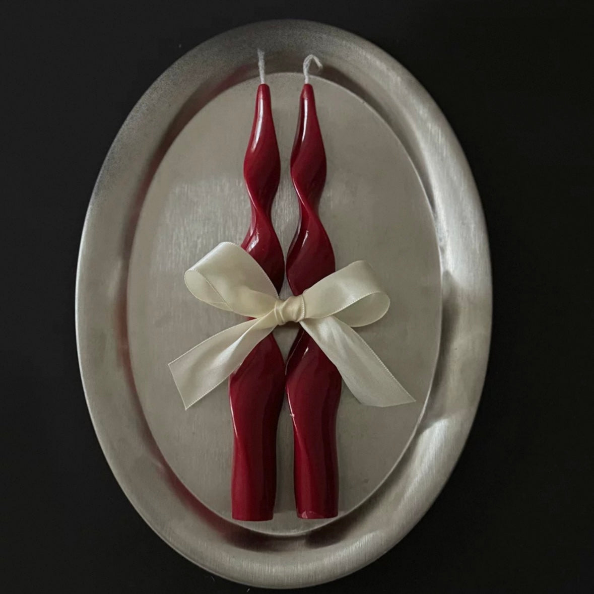 (feuil)LES. “Ribbon Twist” Taper Candles